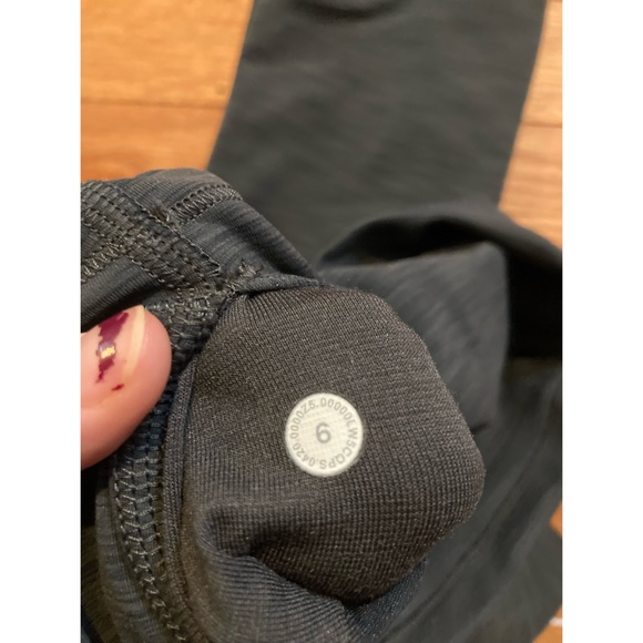 Lululemon Wunder Train Leggings - Picture 5 of 5